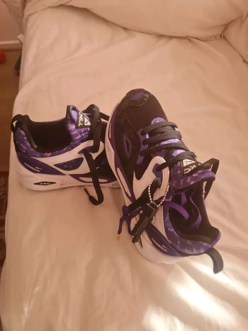 Zapatillas deportivas Nuevas moradas. - 4