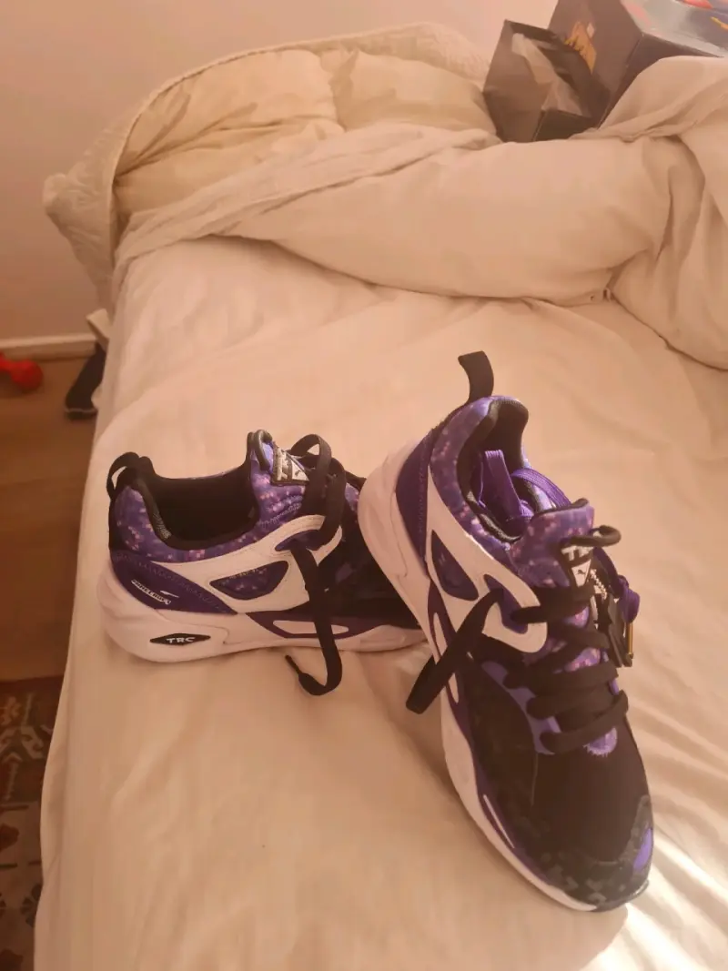 Zapatillas deportivas Nuevas moradas. - 5