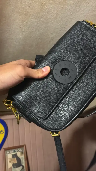 Cartera negra con correa ajustable bimba y lola - miniatura 2
