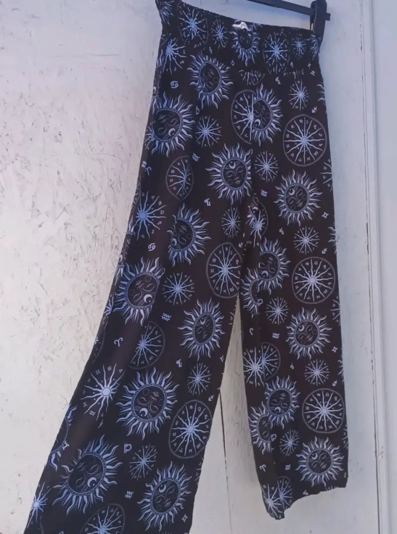 Pantalones estampados astronómicos negros - 2