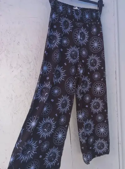 Pantalones estampados astronómicos negros - miniatura 2