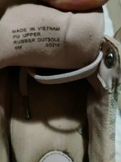 Zapatillas beige de diseño MK - miniatura 2