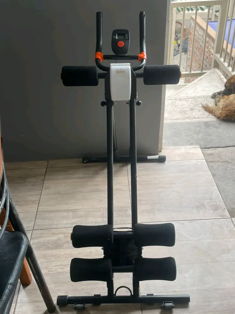 Máquina de abdominales compacta