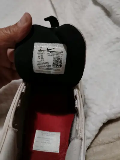 Zapatilla deportiva con logo rojo NK - miniatura 5