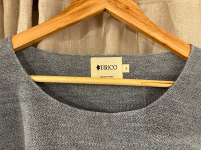 Sweater celeste Urco 100% baby Alpaca - miniatura 2