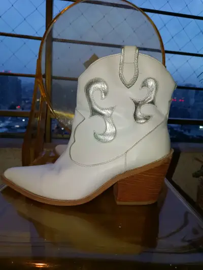 Botines blancos estilo cowboy - miniatura 4