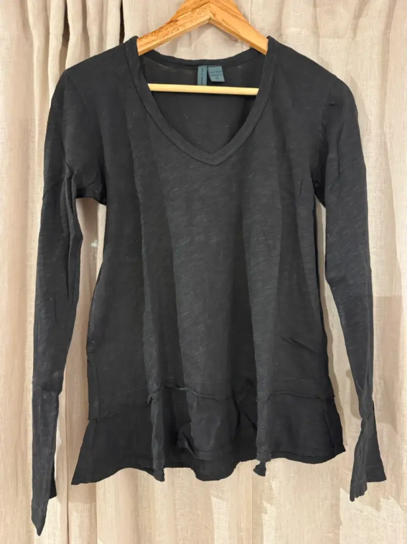 Polera negra manga larga 100% algodón - 1