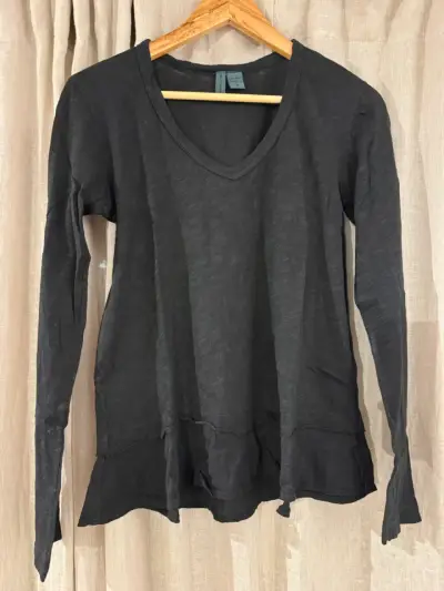 Polera negra manga larga 100% algodón - miniatura 1