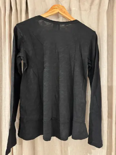 Polera negra manga larga 100% algodón - miniatura 3