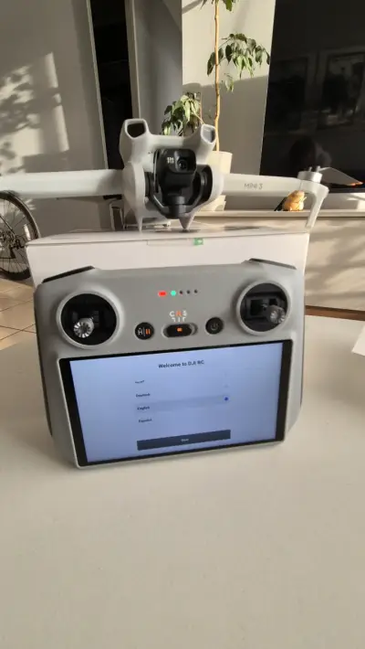Drone DJI Mini 3 con control Rc2 nuevo sellado - miniatura 1
