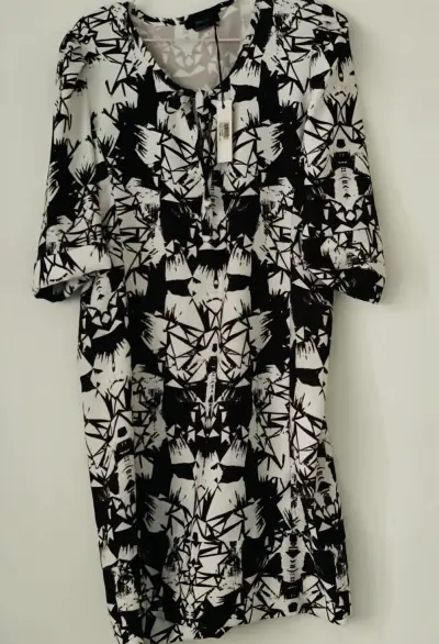 Blusa café con cuello volante - miniatura 3