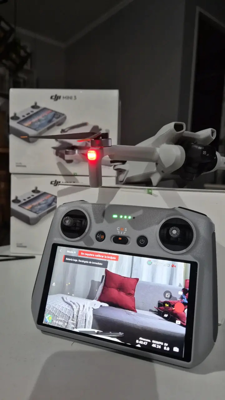 Drone DJI Mini 3 con control Rc2 nuevo sellado - 2