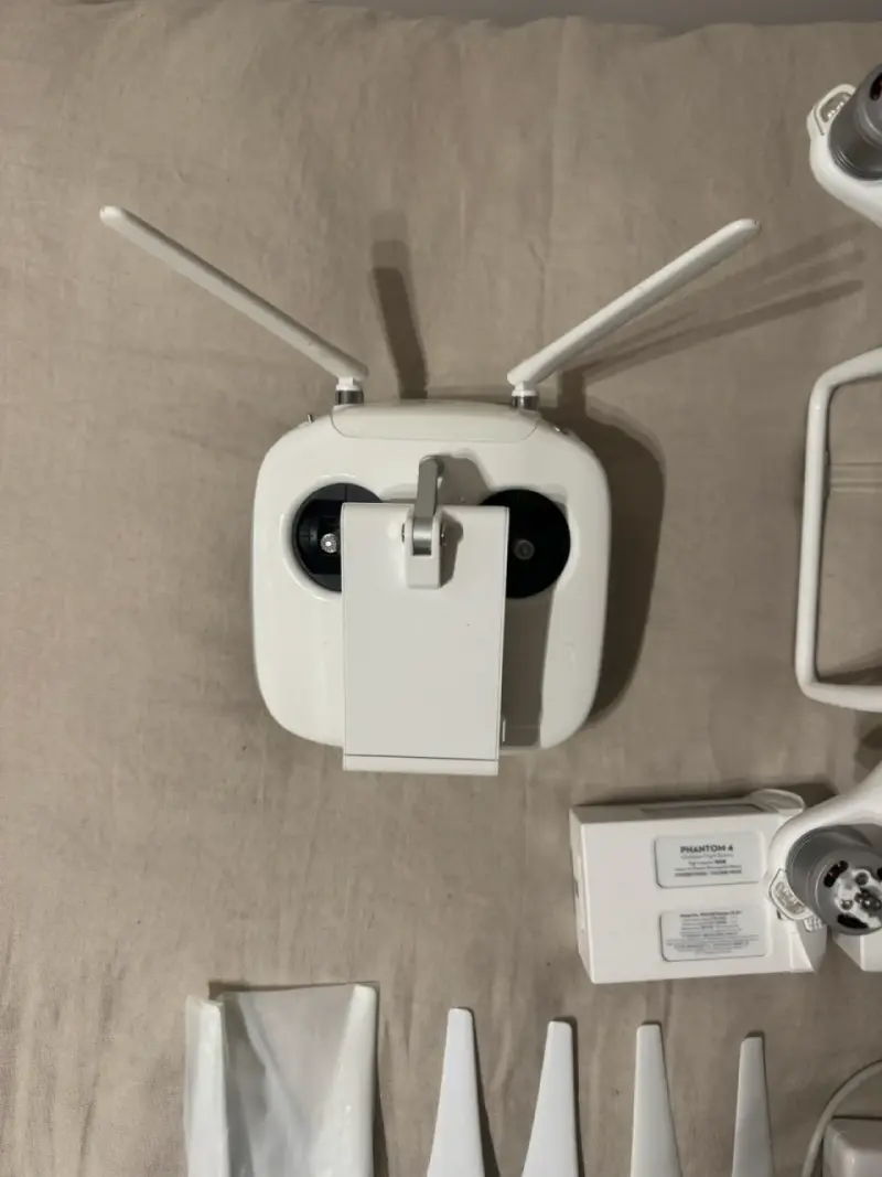 Drone DJI Phantom 4 pro kit - 3