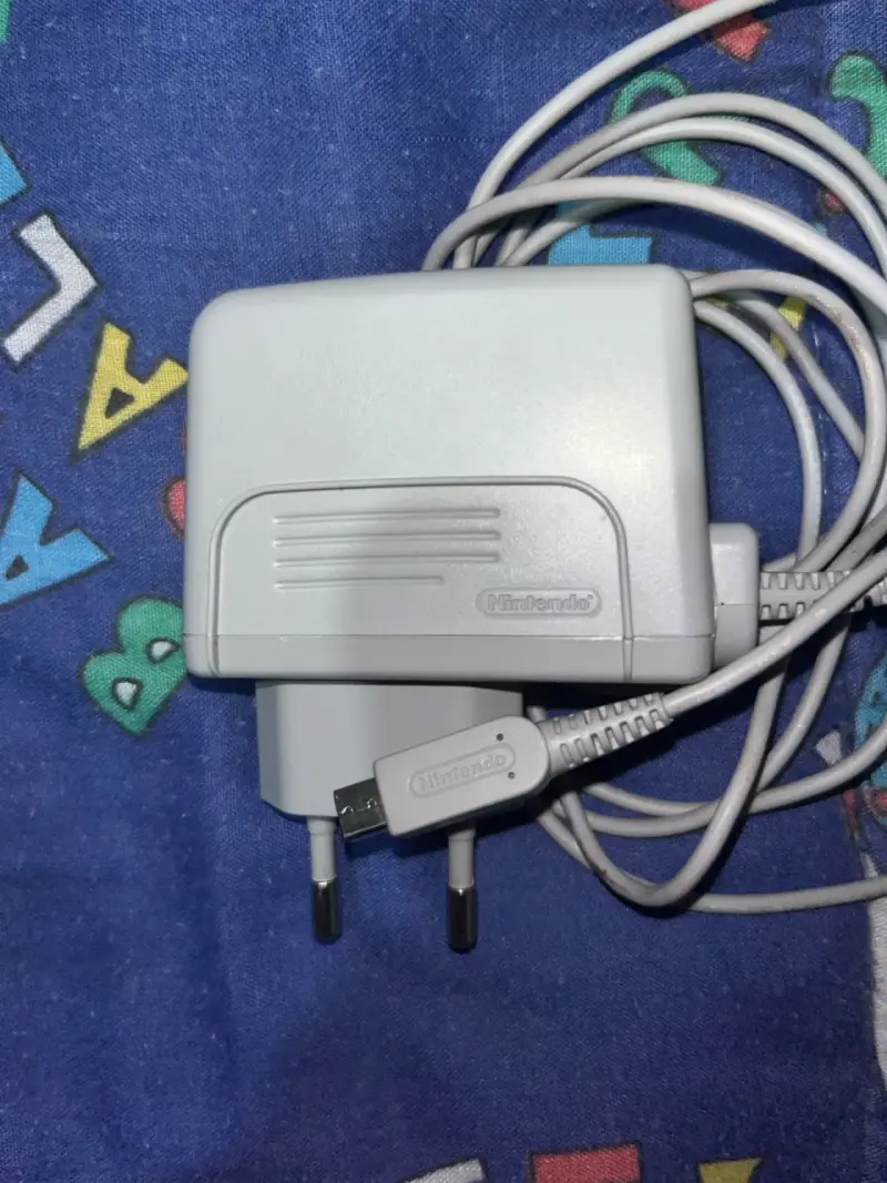 Cargador Nintendo original - 3