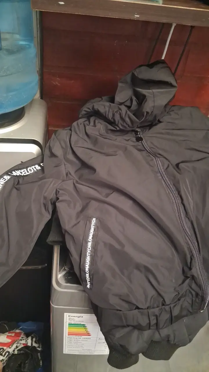 Chaqueta negra deportiva - 3