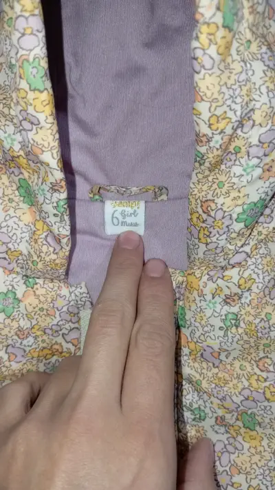 Chaqueta infantil con capucha - miniatura 2