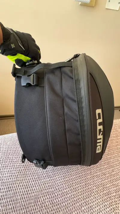 Bolso mochila moto negra Cusma - miniatura 1