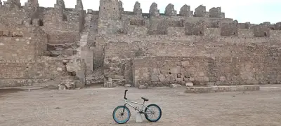 Bicicleta BMX negra y azul - miniatura 2
