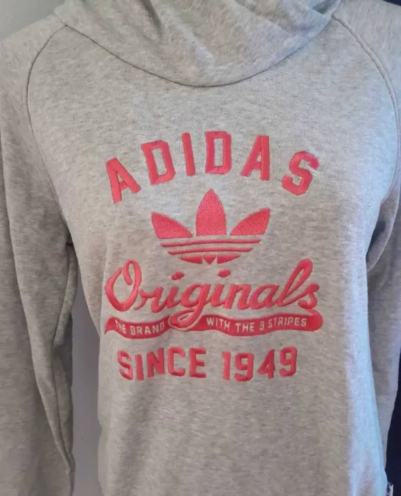 Polerón gris con capucha Adidas - 2