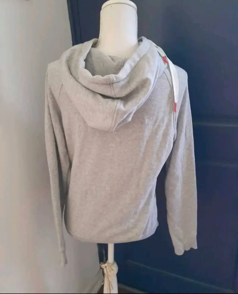 Polerón gris con capucha Adidas - 3