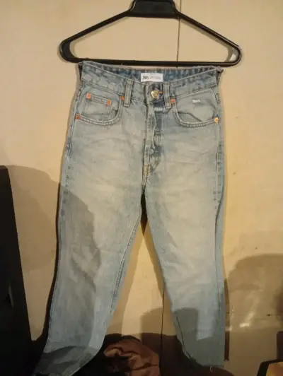 Jeans celestes de mezclilla - miniatura 1