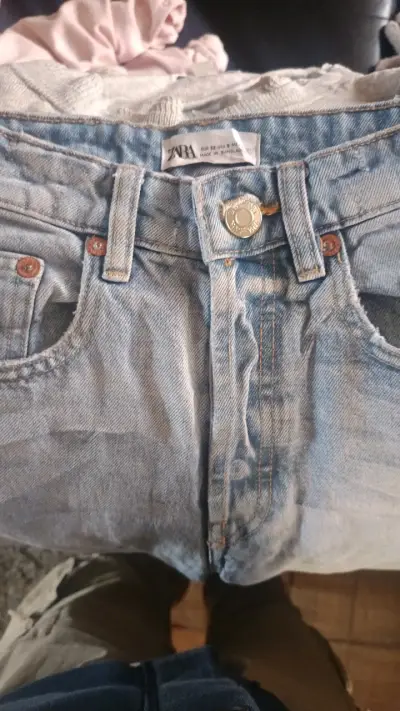 Jeans celestes de mezclilla - miniatura 3