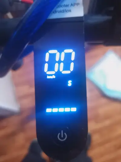 Scooter eléctrico con candado - miniatura 4