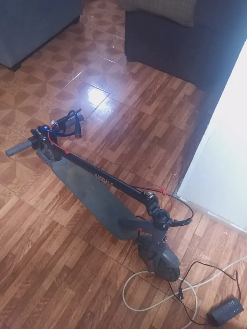Scooter eléctrico con candado - 5
