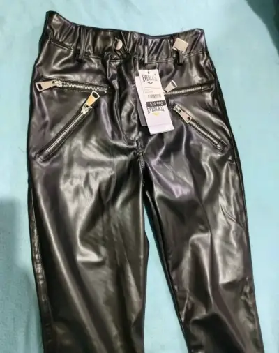 Pantalones de cuero sintético negros - miniatura 1