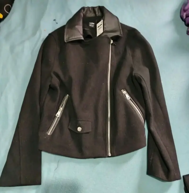 Chaqueta negra cuero y lana - 1