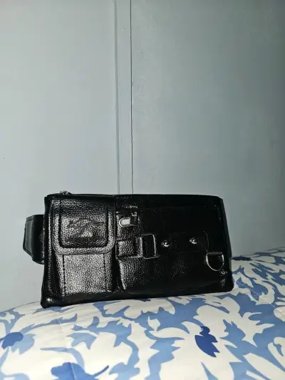 Riñonera de cuero negra - miniatura 1
