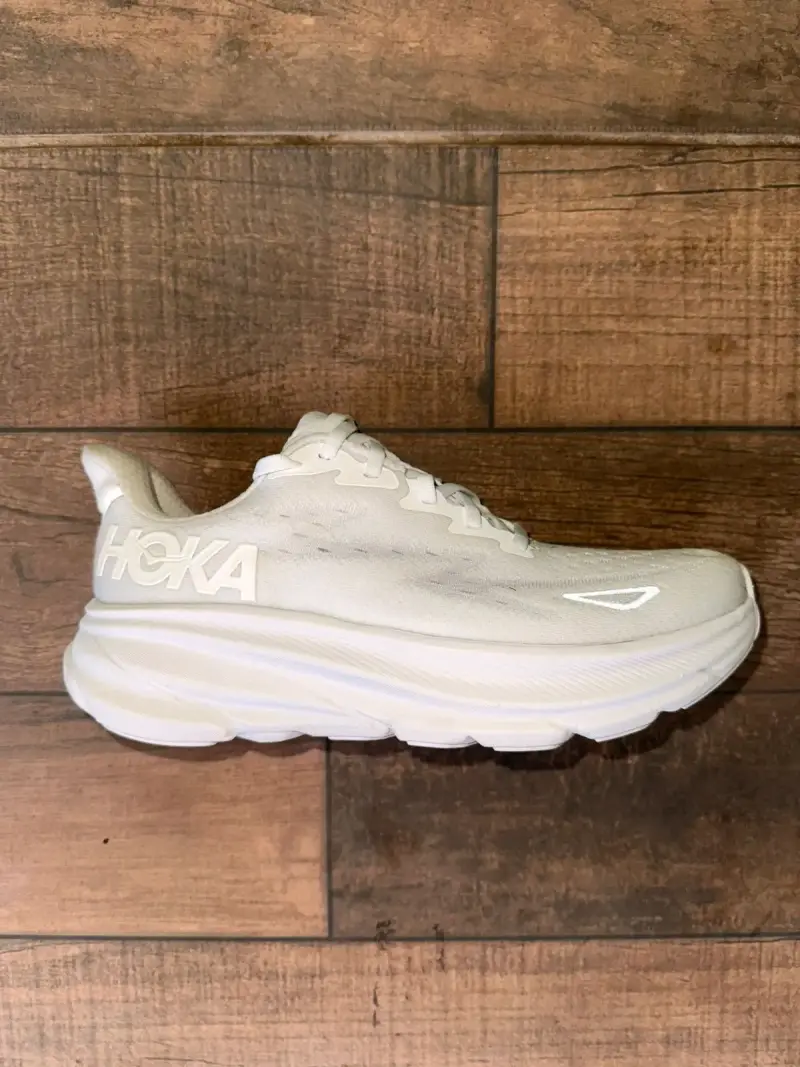 Zapatillas blancas HOKA deportivas