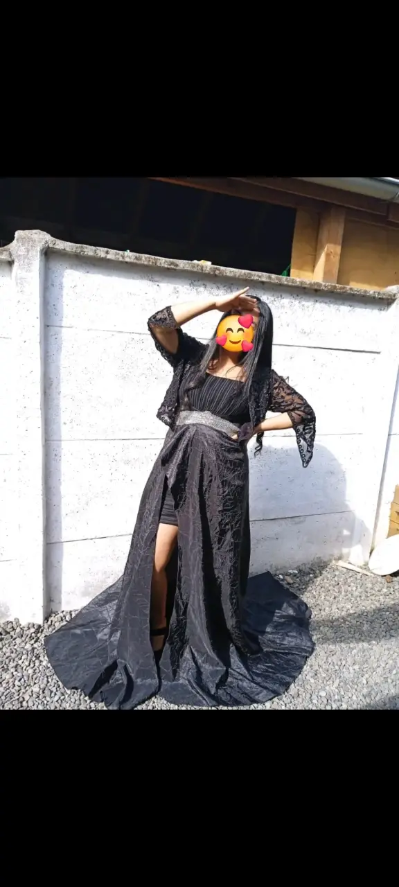 Vestido largo negro con encaje