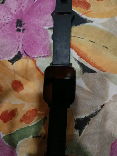 Smartwatch negro con apps - miniatura 4
