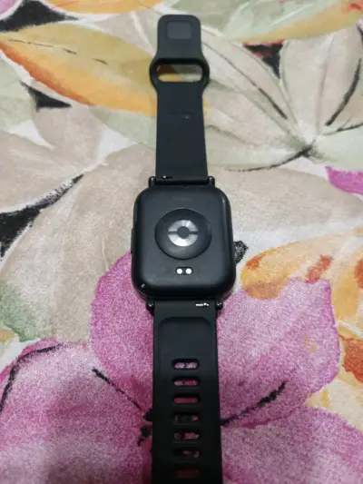 Smartwatch negro con apps - miniatura 6