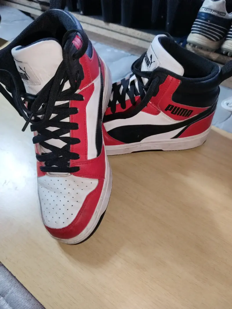 Zapatillas Puma rojas y blancas - 2