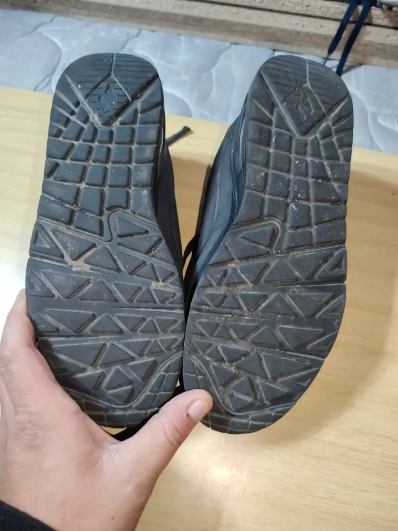 Zapatillas negras deportivas - 3