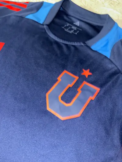 Camiseta deportiva azul U de Chile - miniatura 3
