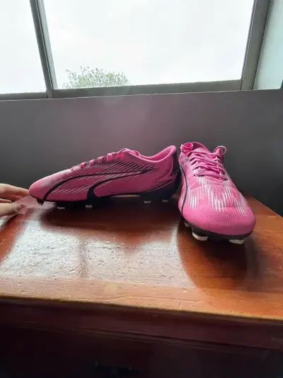 Zapatos de fútbol rosados - miniatura 2