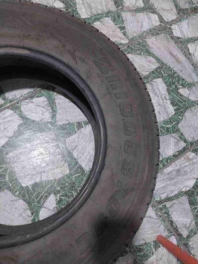 Neumático Bridgestone usado - miniatura 1