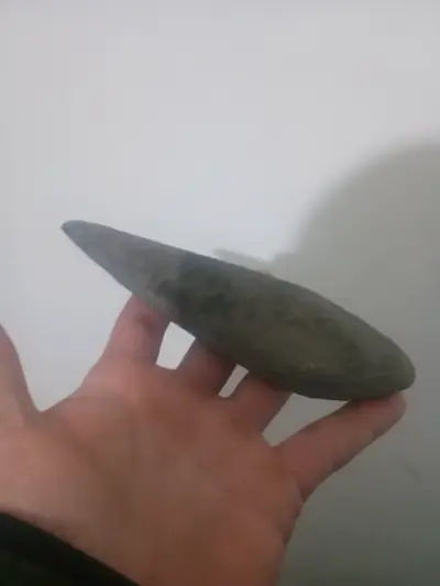Piedra decorativa triangular - miniatura 1