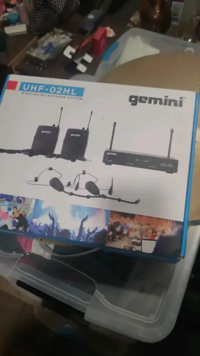 Sistema de micrófonos inalámbricos UHF-02HL - miniatura 1