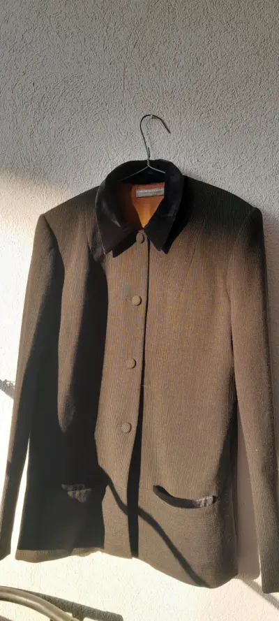 Blazer marrón con cuello negro - miniatura 1