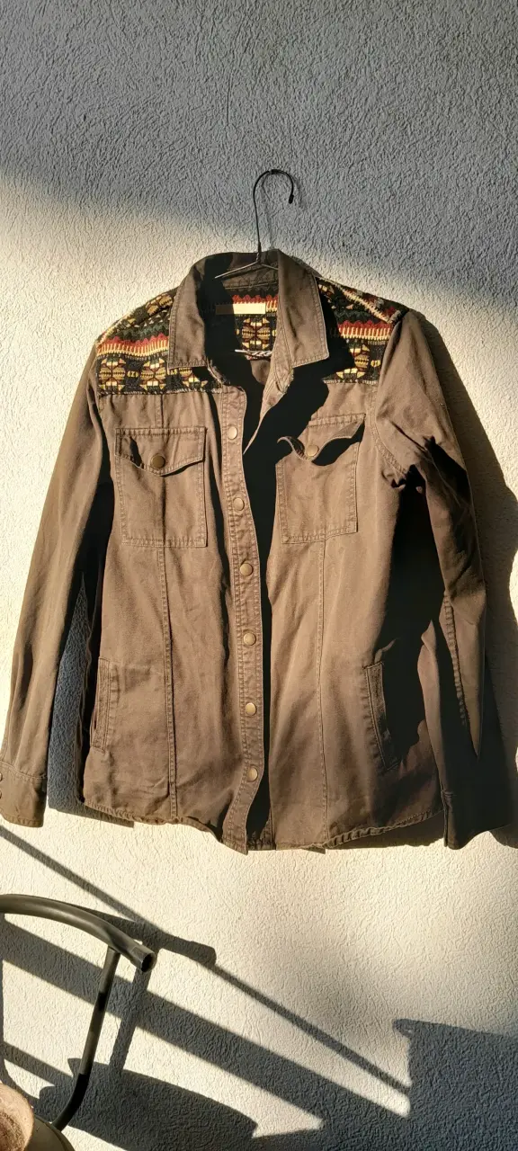 Chaqueta verde musgo bordada - 5