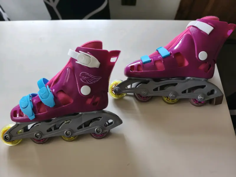 Patines en línea rosados para niños