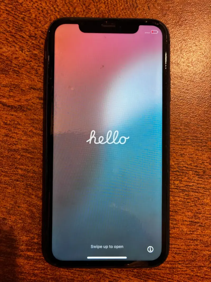 iPhone 11 en buen estado, 64 GB - 2