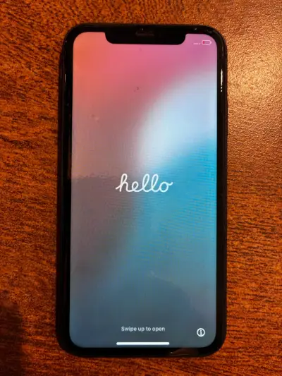 iPhone 11 en buen estado, 64 GB - miniatura 2
