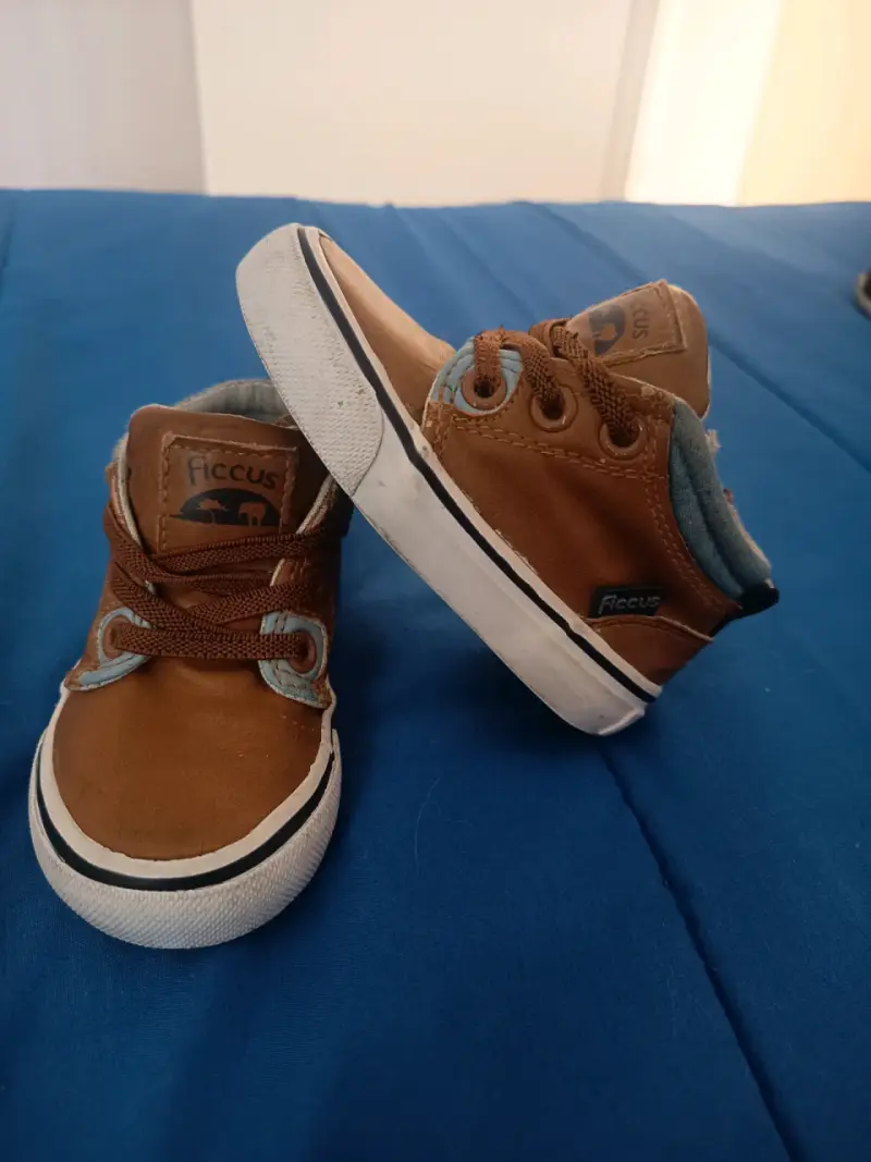 Zapatillas infantiles variadas - 4