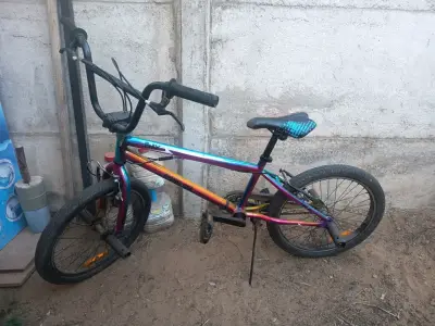 Bicicleta BMX multicolor - miniatura 1