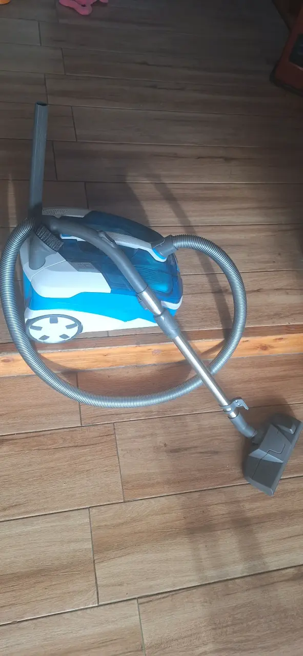AspiradoraThomas aquafilter azul con accesorios - 1
